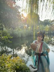 -一揽芳华汉服旗袍体验馆(拙政园店)