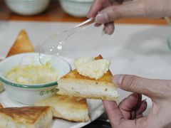 酥油奶渣饼-藏味八珍特色火锅
