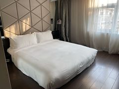 -桔子酒店(上海西藏北路地铁站店)