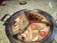 -肖婷姐大铁锅重庆火锅(南湖店)