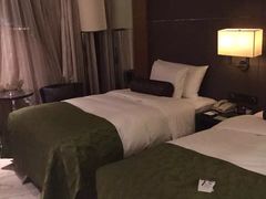 iphone_upload_pic-上海滴水湖皇冠假日酒店