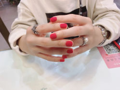 -蜜丝卡伦美甲美睫半永久