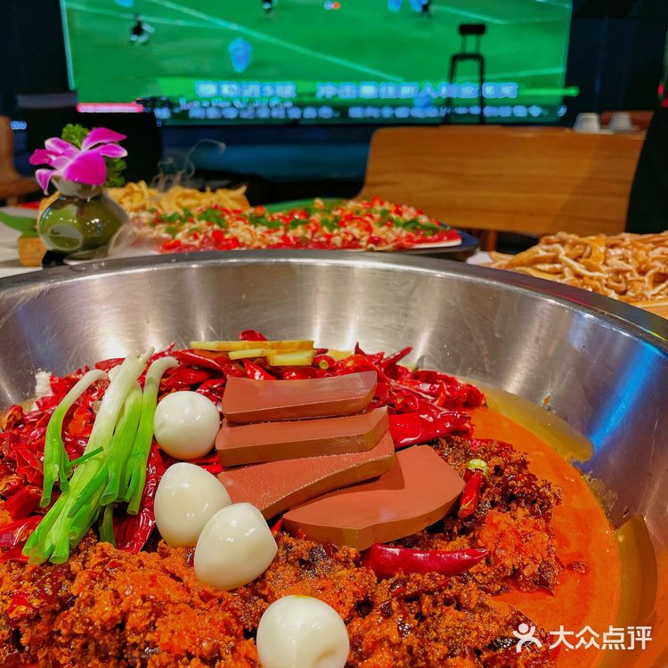 火锅店居然🈶️这么大的电子屏幕看世界杯⚽️贼爽🔥