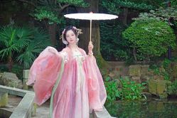 -汉仪华裳汉服馆(打浦桥店)