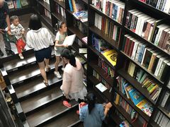 -钟书阁(松江泰晤士小镇店)