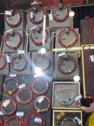 -灵彩珠宝(朗香街店)