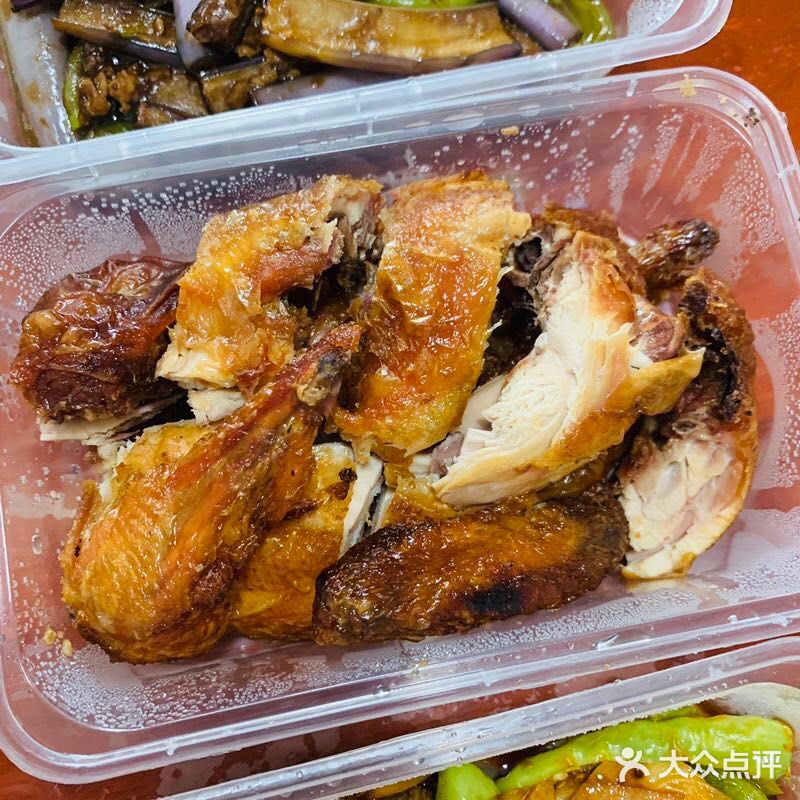 饭看着大盒但是薄薄一层而已