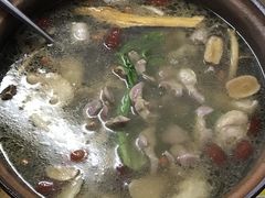 连州果园鸡-威邵鸡煲(西华路总店)