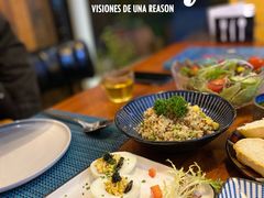 酿鸡蛋沙拉配鱼子酱-帕歌西班牙餐厅paco tapas