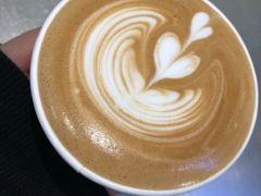 CJ&nbsp;热拿铁-COFFii&JOY(龙江新城市广场店)