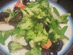 -靠山屯东北农家菜(八龙桥雅苑店)