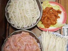 -沸炉重庆老火锅(军事博物馆店)