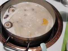 -洪氏嗨捞·猪肚鸡火锅(阳光天地店)