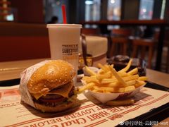 -The Habit Burger Grill 哈比特汉堡(复兴soho店)
