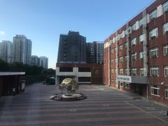 -对外经济贸易大学附属中学