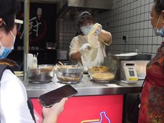 -八一路好吃街(雨田商务大厦店)