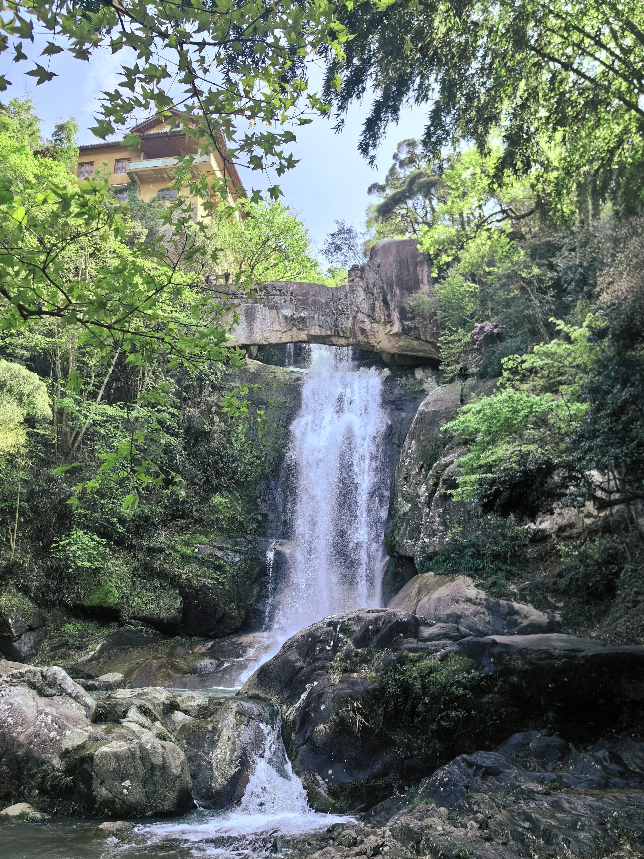 天天领红包#春日松弛感旅行#不负春光去旅行「天台山石梁飞瀑景区