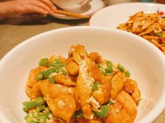 土钵煨油豆腐-老湖南民间菜·牛肉十八炒(花都店)