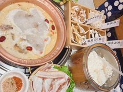 -阿婆情腊排骨火锅(金虹路店)