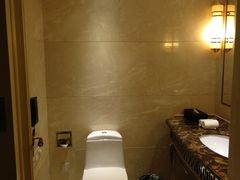 -河南中州皇冠假日酒店