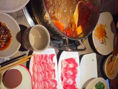 -老牌坊云南鱼豆花火锅(爱建店)