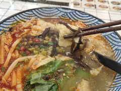 -丽丽三鲜螺蛳粉(田林路店)