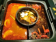 番茄麻辣锅-老牌坊云南鱼豆花火锅(哈西万达店)