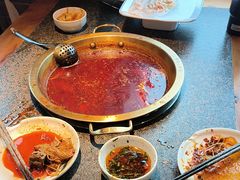 -小天鹅火锅·一线江景洪鼎旗舰店(洪崖洞店)
