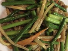 清炒蒜苗-巴适成都