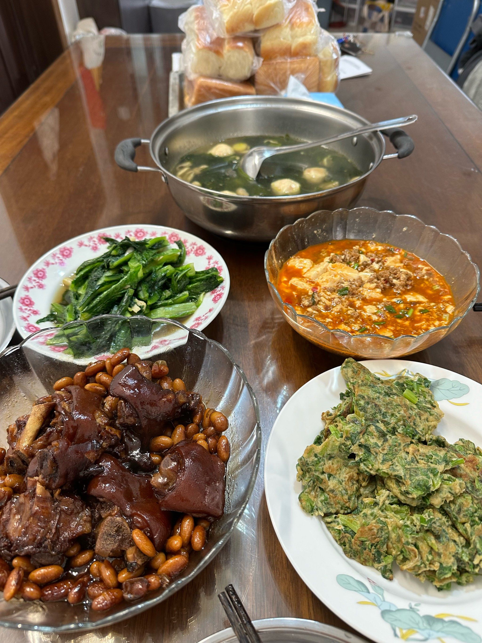 晚餐吃得丰盛满足