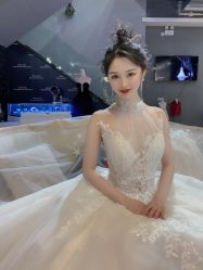 -艾米丽婚纱礼服