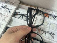 -天空之镜眼镜店蔡司依视路授权店(天通苑店)