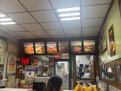 -龙香记桂林米粉(东扬威街11号楼店)
