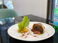 煎鹅肝配焦糖苹果-1981牛排西餐厅(海信店)