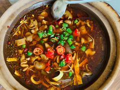 肥肠牛蛙砂锅-马头巷·食景园(苏州总店)