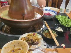 -果松木炭酸菜铜火锅·外婆参鸡汤