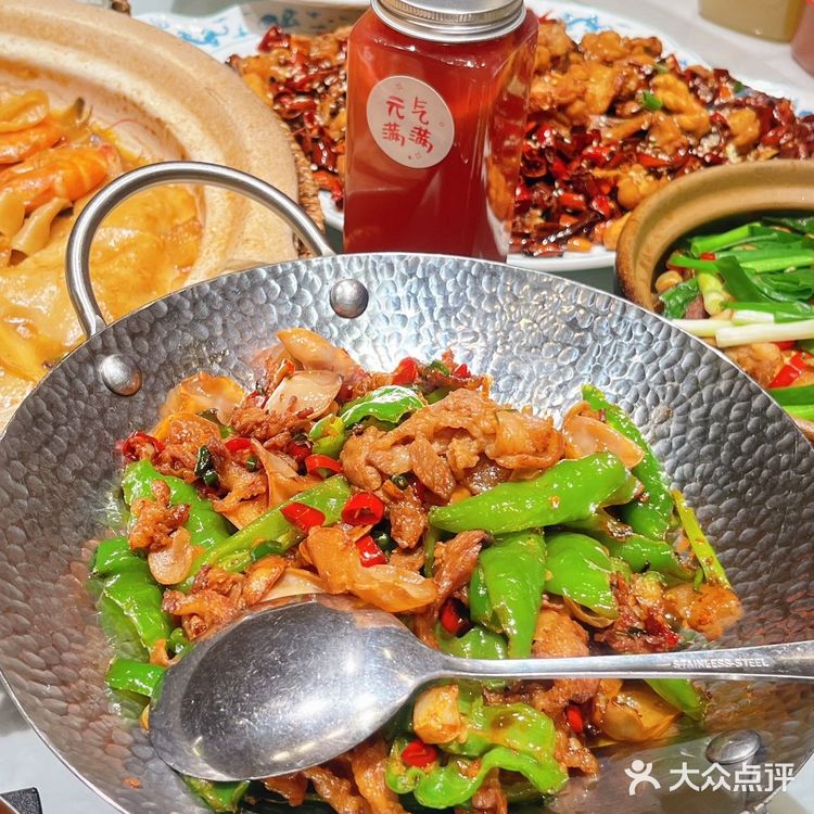 日照｜野果砂锅天花板！清甜果香撞上热辣食材