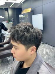 -藤野造型•烫染专业店