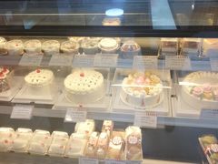 面包甜点陈列柜-红宝石·鲜奶小方·海派西点房(南丹店)