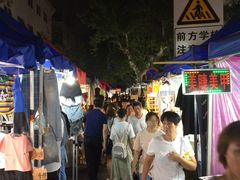 -吴山路夜市