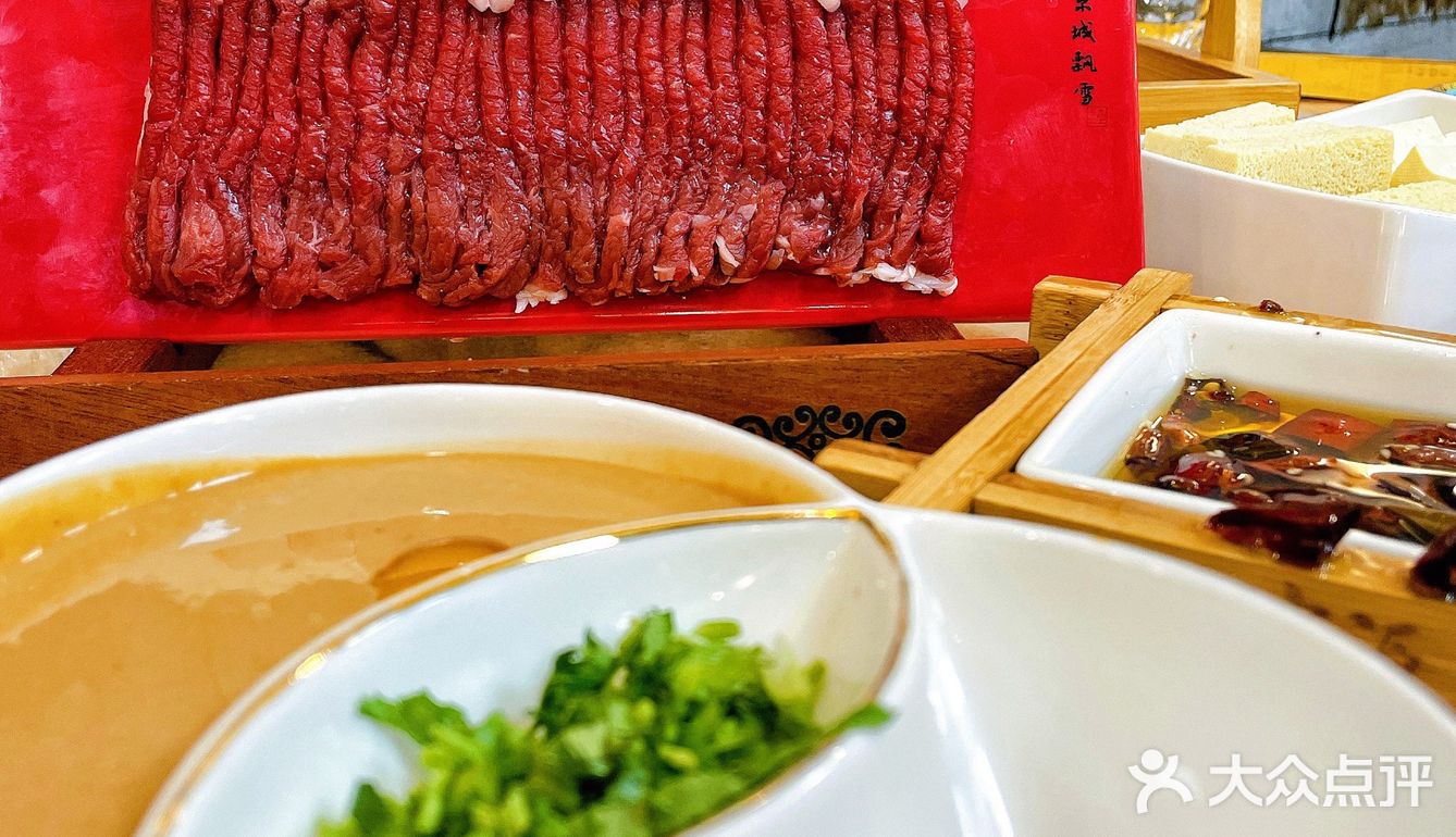 吃着火锅唱着歌？铜锅涮肉的天花板要冲向大气层了！