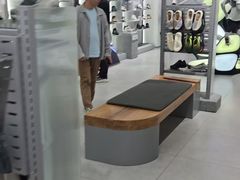 -SALOMON萨洛蒙(长沙国金街店)