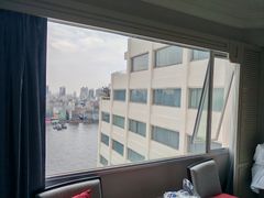-曼谷湄南河畔华美达广场酒店
