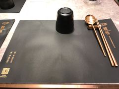 餐具摆设-馔豚·台北菜专门店(深圳湾万象城店)