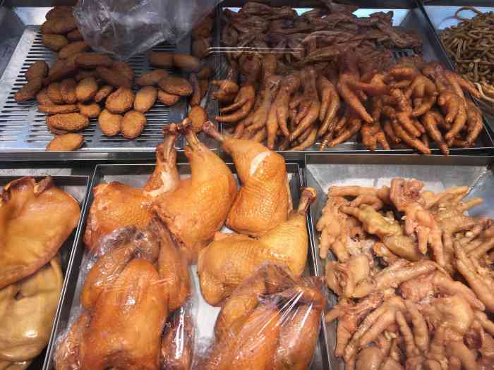 瑞安八珍也算是老牌子了,经常买他家的熟食.