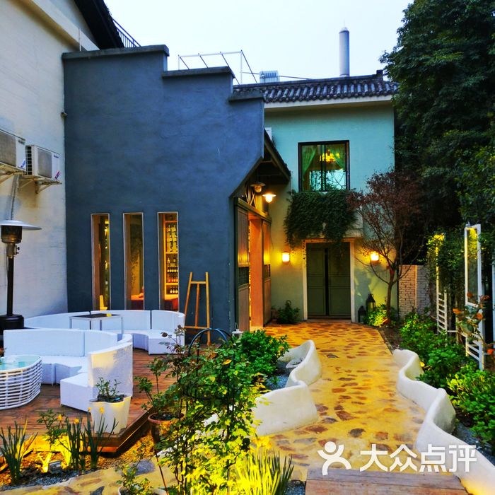 玫瑰小镇花园餐厅