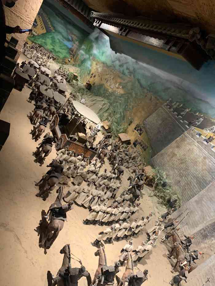 由于在兵马俑旁边所以顺便来看看梦回大秦因为医护人员免费顺道来了