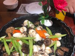 -东来菜馆•手抓海鲜家常菜•海鲜锅贴(鸽子窝店)