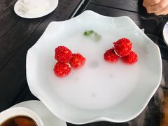 杨梅鳕鱼球-柳莺湖上·湖景餐厅·江南菜(西湖店)