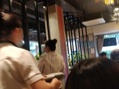 等位区-四姐妹东北饺子(沙尾路店)